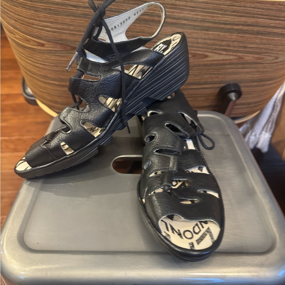 Black Leather Fly London Women's Low Wedge Sandals